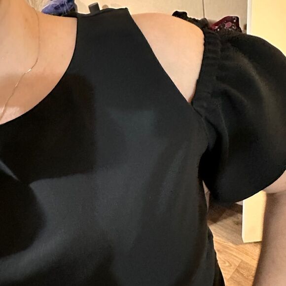 Amanda Uprichard Black Cold Shoulder
Women's Size Small Blouse - Picture 7 of 15